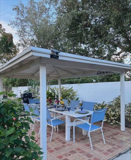 Beautiful Main House In West Palm Beach Buitenkant foto