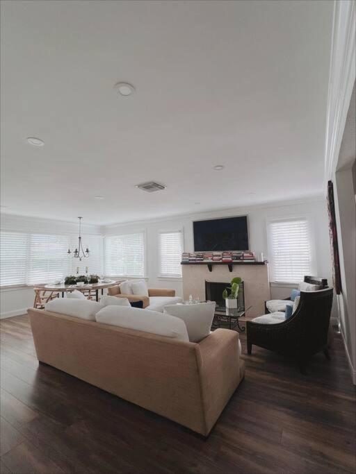 Beautiful Main House In West Palm Beach Buitenkant foto