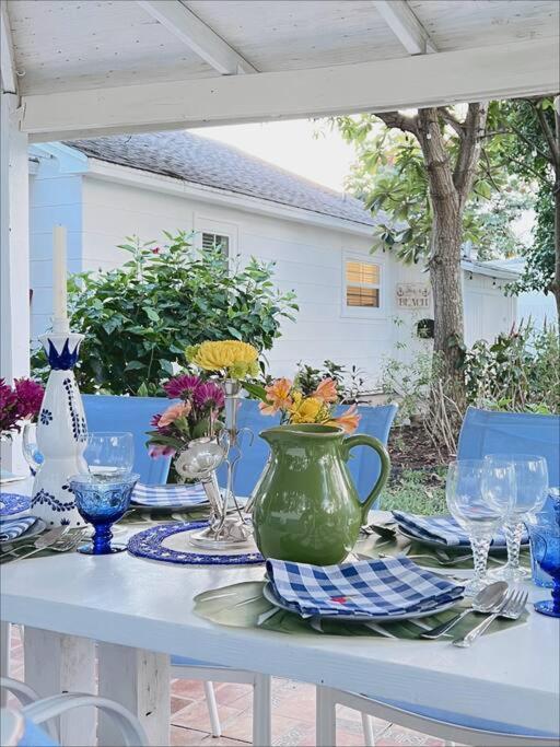 Beautiful Main House In West Palm Beach Buitenkant foto