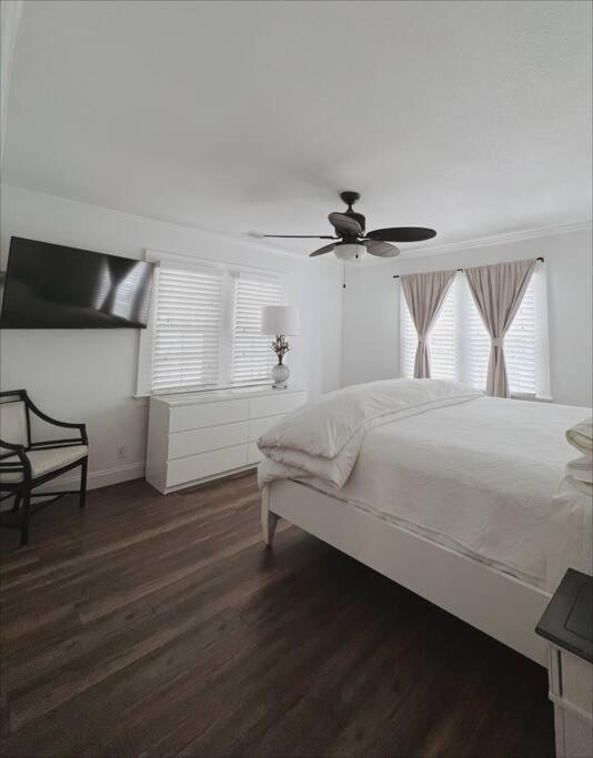 Beautiful Main House In West Palm Beach Buitenkant foto