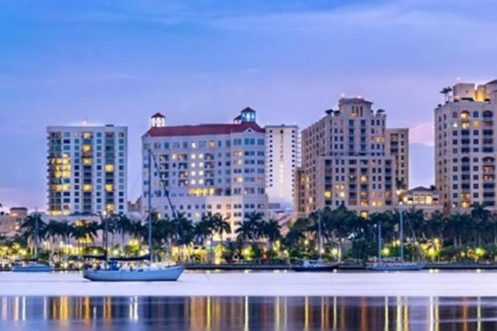 Beautiful Main House In West Palm Beach Buitenkant foto